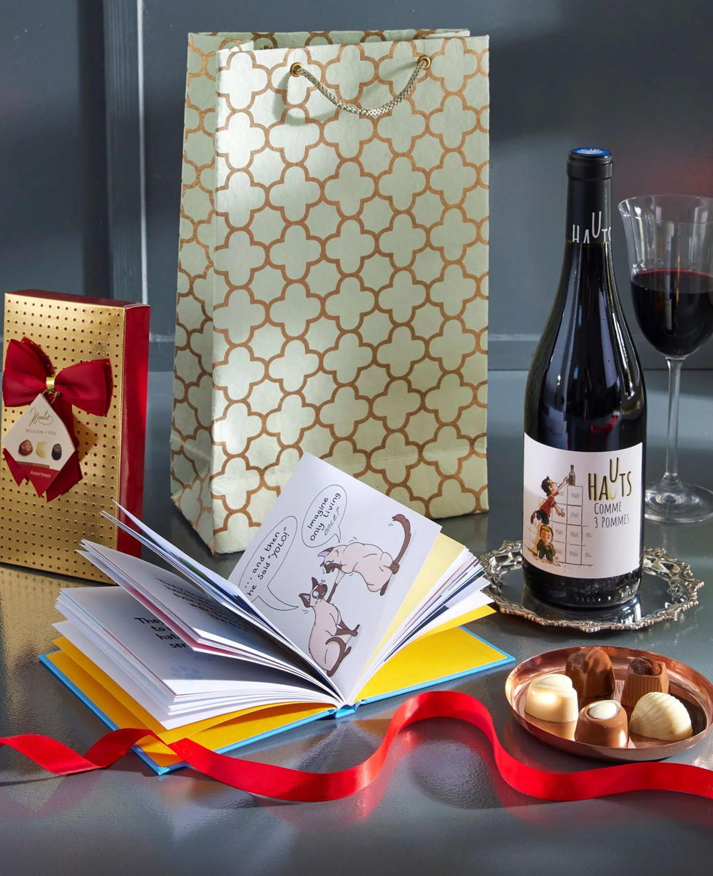 Wine & Whiskers Delight Gift Bag
